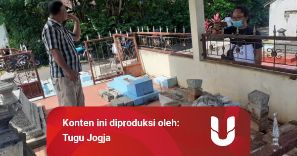Nisan Berwujud Tumpukan Kayu Jati Kuno Hilang Digondol Nisan Berwujud Tumpukan Kayu Jati Kuno Hilang Digondol
